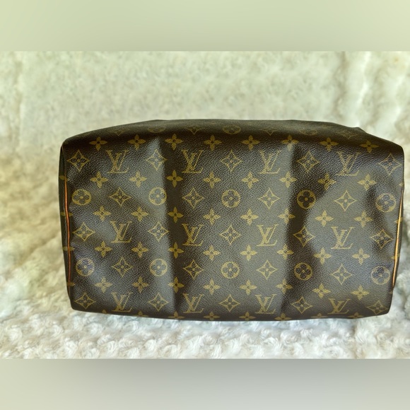 Authentic Louis Vuitton  Monogram Speedy 35 - Picture 15 of 16